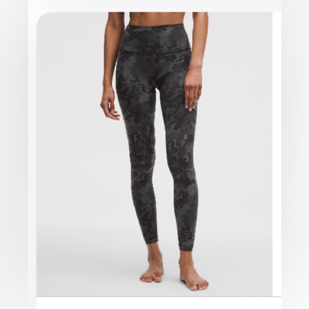 NWT Lululemon Align HR 28”
